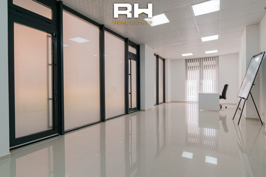 Lokal 80m² me #QIRA në Mati 1