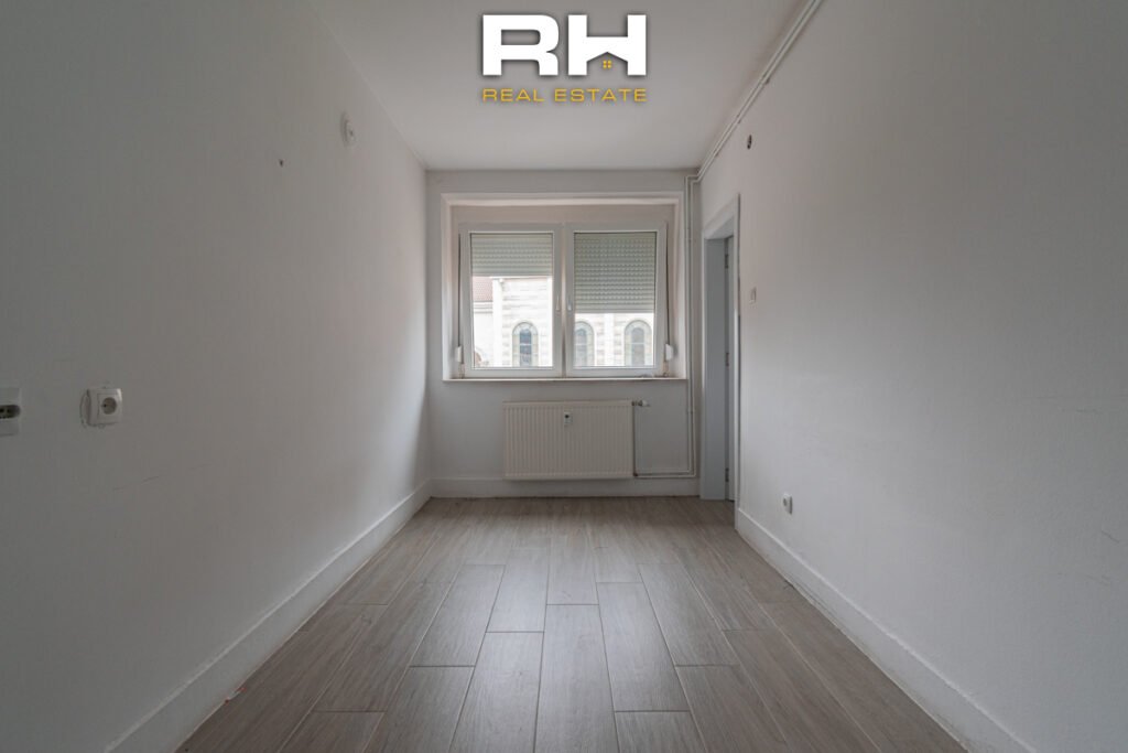 Banesë – Zyre 65m² me #QIRA në Qendër