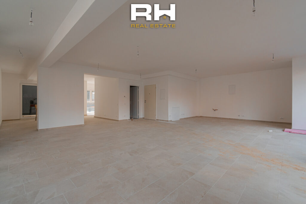 Lokal 117m² në SHITJE në Mati 1