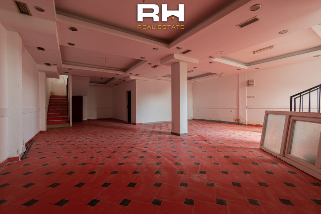 Lokal 180m² + 115m² me #QIRA në Bregun e Diellit