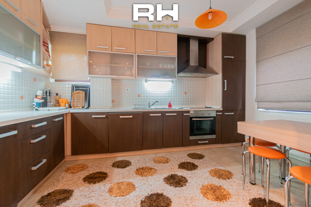 Shtëpi 202.75m² në SHITJE në Lagjen Nic, Çagllavicë