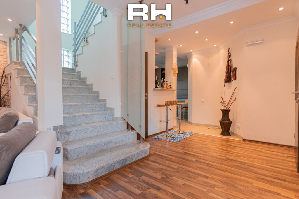 Shtëpi 202.75m² në SHITJE në Lagjen Nic, Çagllavicë