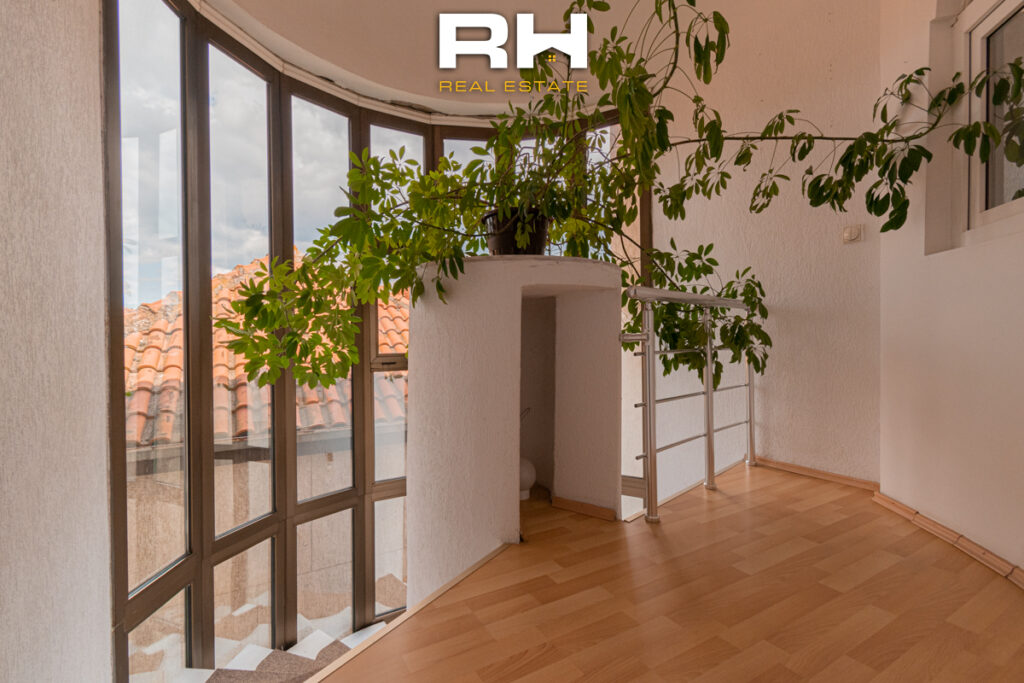 Shtëpi 300m² me #QIRA në Dragodan