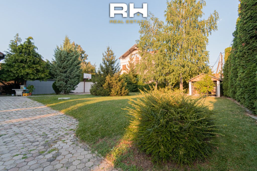 Shtëpi 422m² me #QIRA në Mati 2