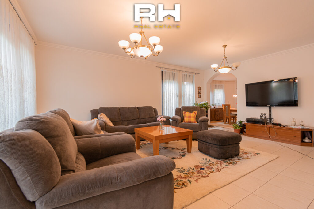 Shtëpi 422m² në SHITJE në Mati 2