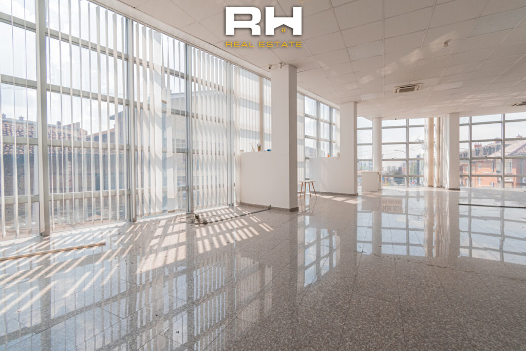 Lokal 200m² me #QIRA në Qendër
