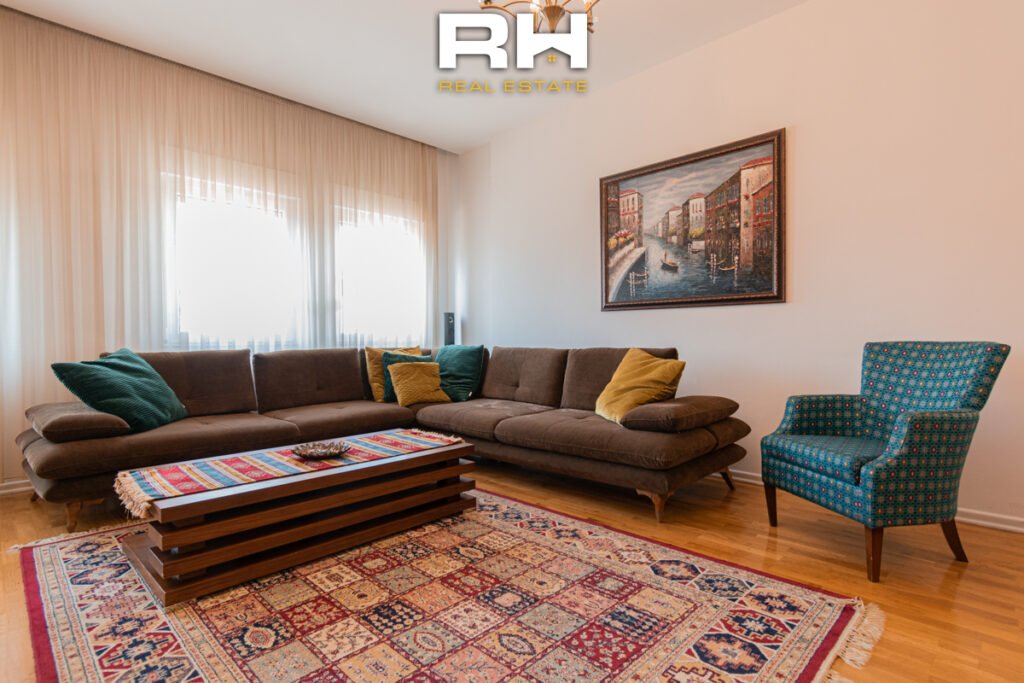 Banesë 192m² me #QIRA në Bregun e Diellit