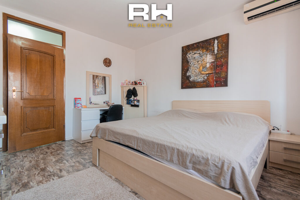 Banesë 137.5m² në SHITJE në Bregun e Diellit