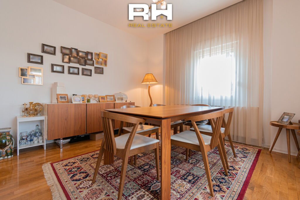 Banesë 192m² me #QIRA në Bregun e Diellit