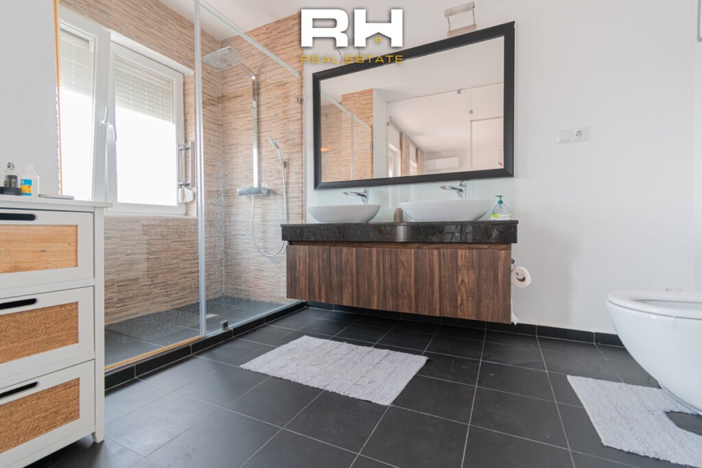 Banesë – Penthouse 175m² + 52m² terasë me #QIRA në Dragodan / Arbëri