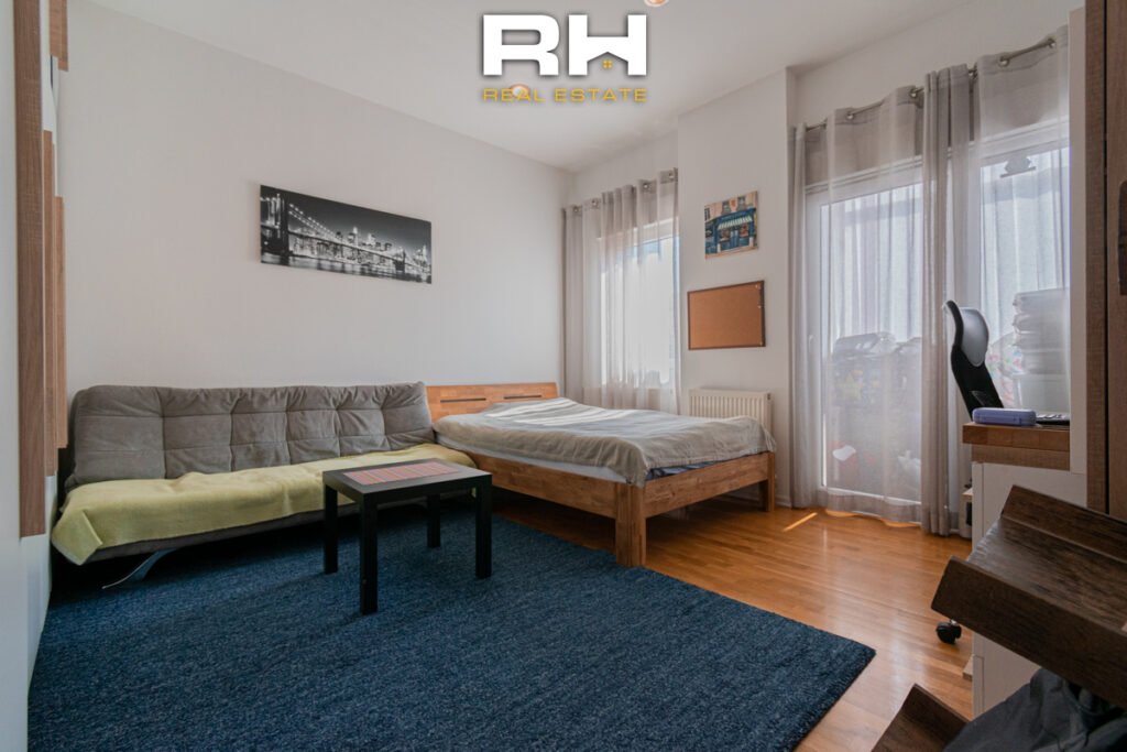 Banesë 192m² me #QIRA në Bregun e Diellit
