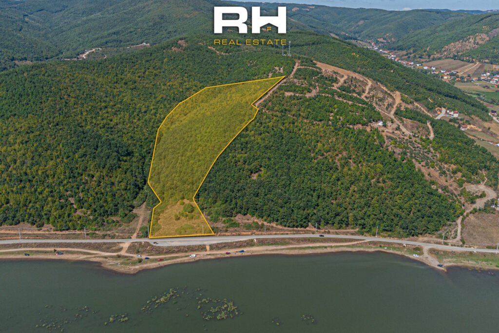 Truall 3.11 Hektar në SHITJE në Badovc