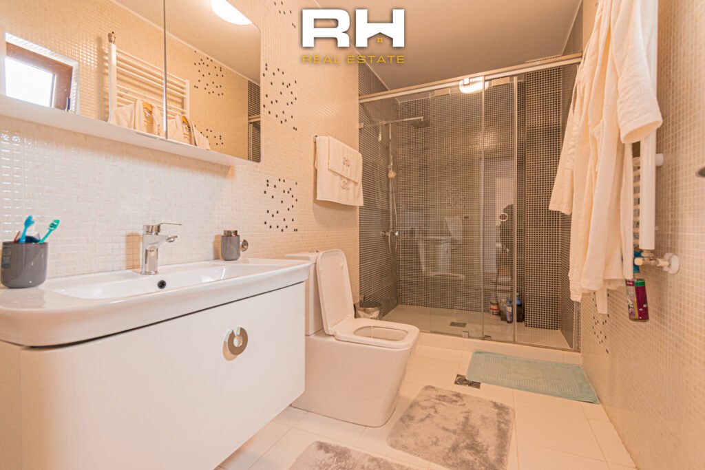 Shtëpi 420m² me #QIRA në Sofali