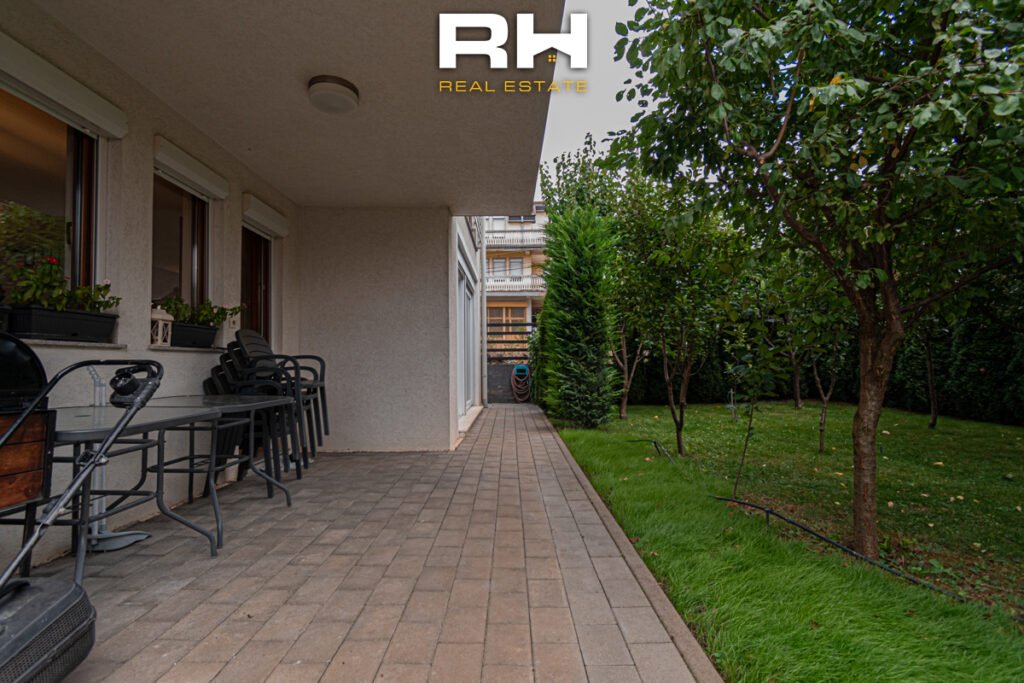 Shtëpi 420m² me #QIRA në Sofali