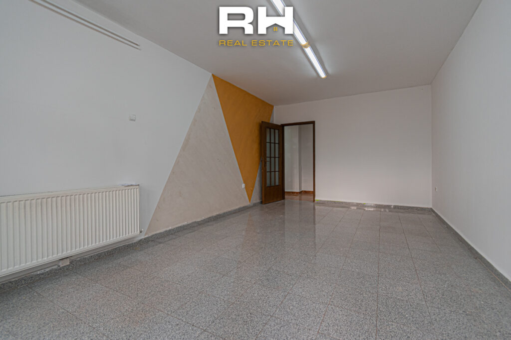 Lokal 100m² me #QIRA në Bregun e Diellit