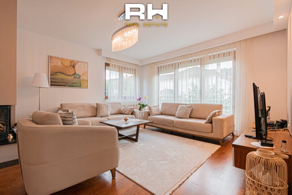 Shtëpi 420m² me #QIRA në Sofali