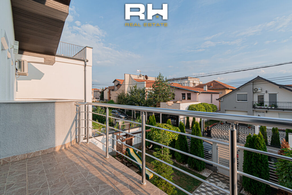 Shtëpi 304m² në SHITJE në Lagjen Qëndresa, Çagllavicë