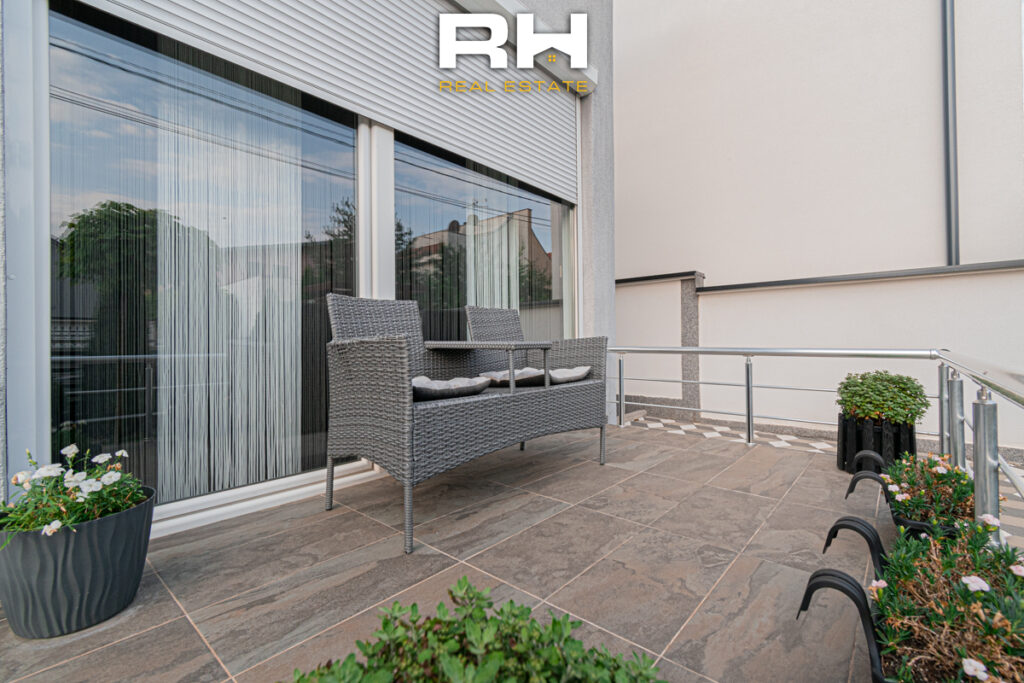 Shtëpi 304m² në SHITJE në Lagjen Qëndresa, Çagllavicë