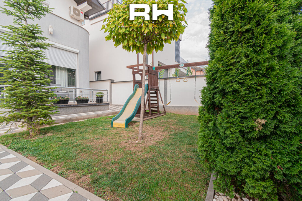 Shtëpi 304m² në SHITJE në Lagjen Qëndresa, Çagllavicë