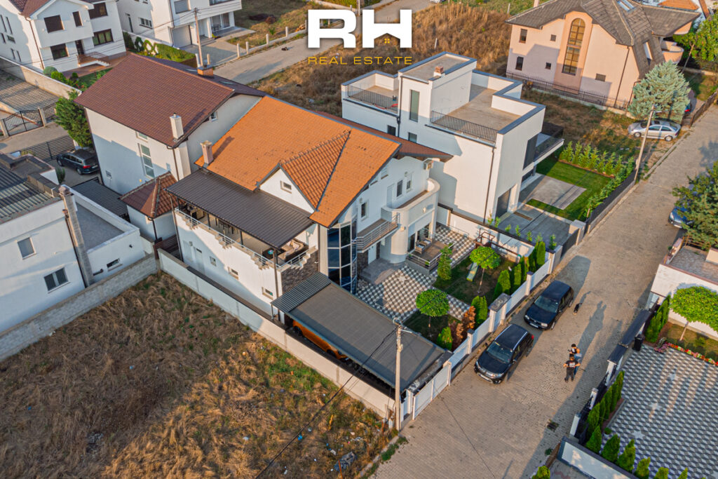 Shtëpi 304m² në SHITJE në Lagjen Qëndresa, Çagllavicë