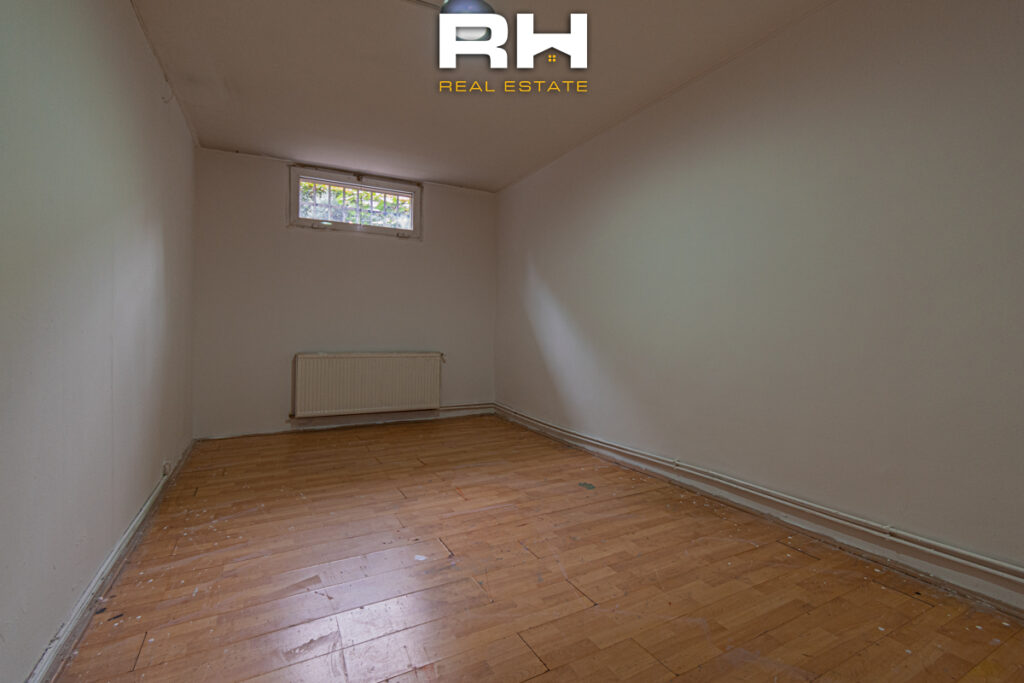 Lokal 100m² me #QIRA në Bregun e Diellit