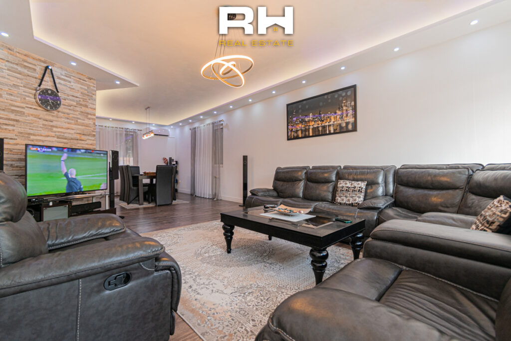 Shtëpi 304m² në SHITJE në Lagjen Qëndresa, Çagllavicë