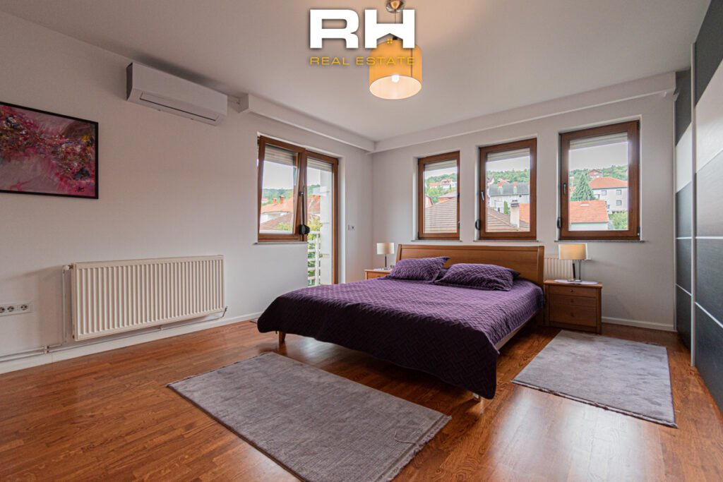 Shtëpi 420m² me #QIRA në Sofali