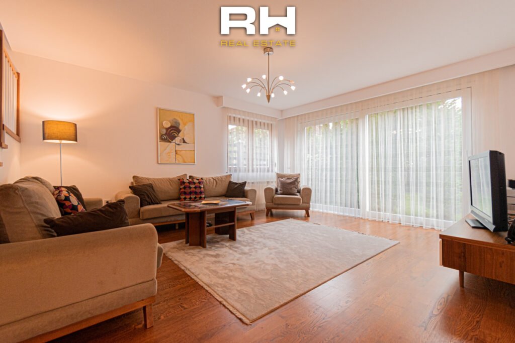 Shtëpi 420m² me #QIRA në Sofali