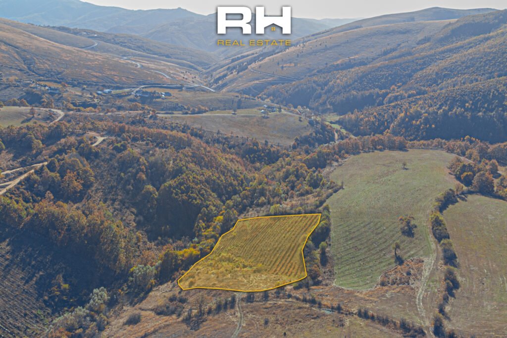 Truall 1 Hektar në SHITJE në Marec