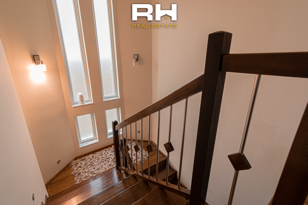 Shtëpi 420m² në SHITJE në Matiçan