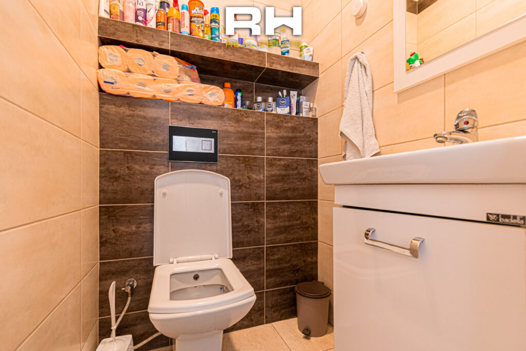 Banesë – Penthouse 102.87m² + 36.23m² në SHITJE në objektin e Nartel Exin, Emshir
