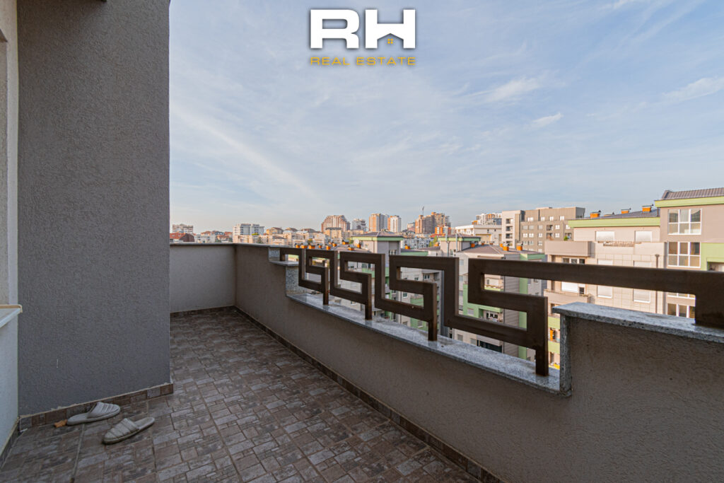 Penthouse 175m² + 88.9m² me #QIRA te Rruga C