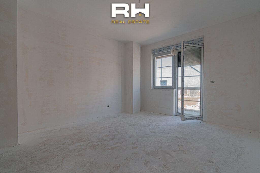 Banesë – Penthouse 321.2m² për SHITJE në Lagjen Kodrina, Mati 1