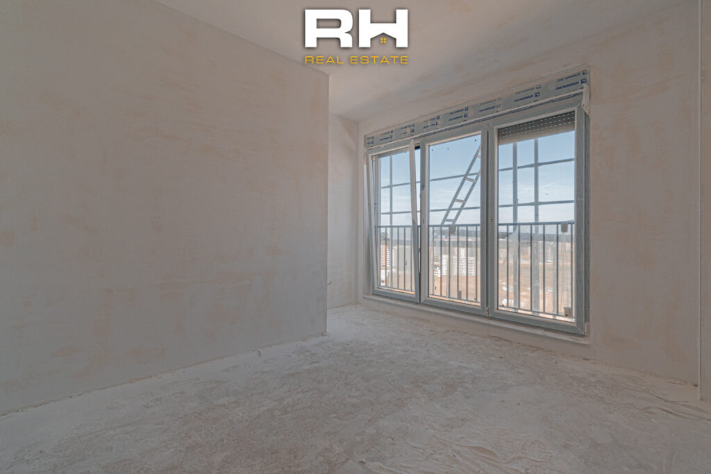 Banesë – Penthouse 321.2m² për SHITJE në Lagjen Kodrina, Mati 1