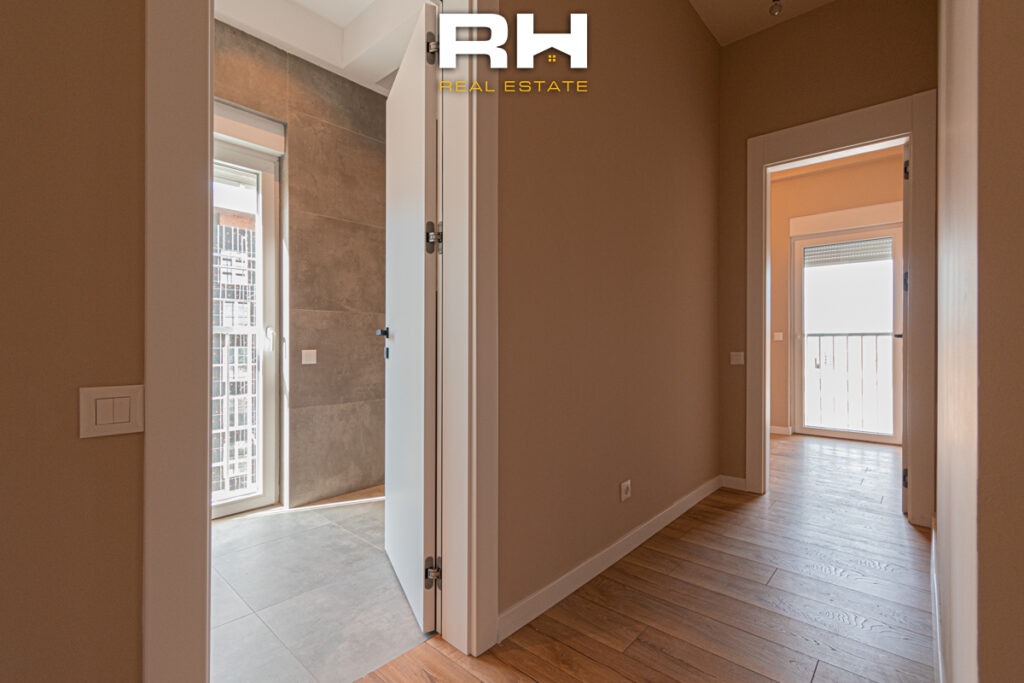 Penthouse – Duplex 260m² + 80m² me #QIRA në ‘Prime City’, Veternik