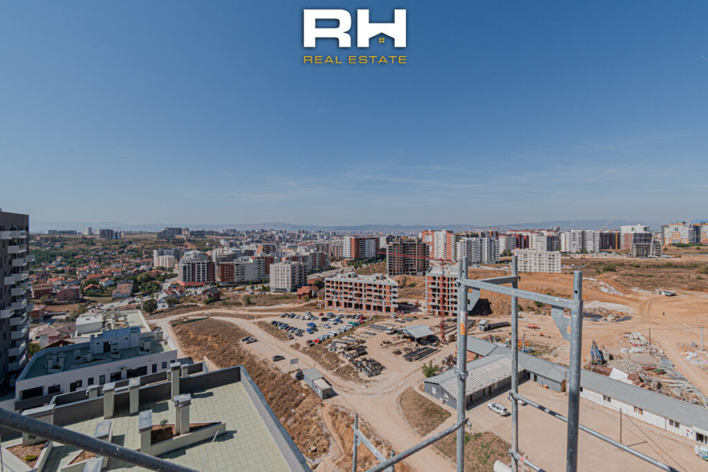 Banesë – Penthouse 321.2m² për SHITJE në Lagjen Kodrina, Mati 1