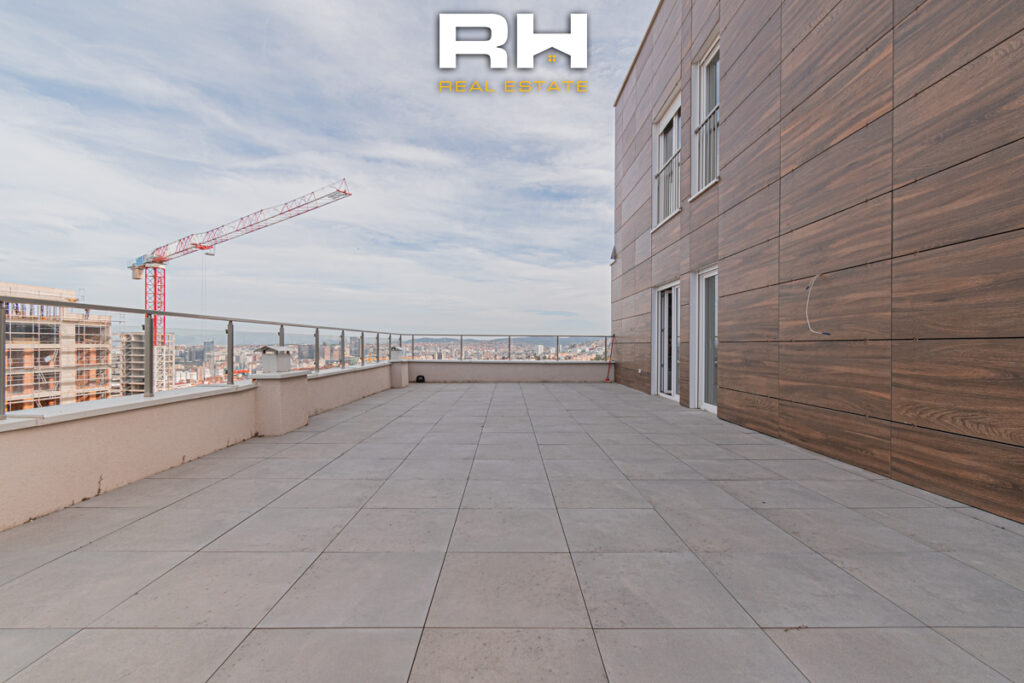 Penthouse – Duplex 260m² + 80m² me #QIRA në ‘Prime City’, Veternik