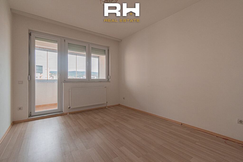 Banesë – Zyre 64m² me #QIRA në Tophane