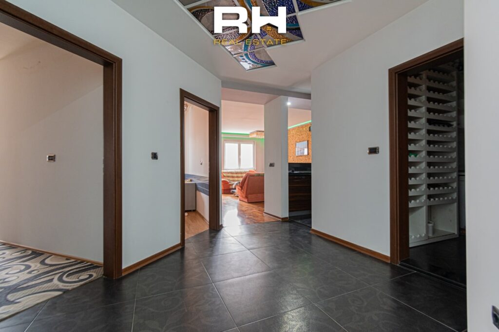 Banesë 163m² në SHITJE në Bregun e Diellit