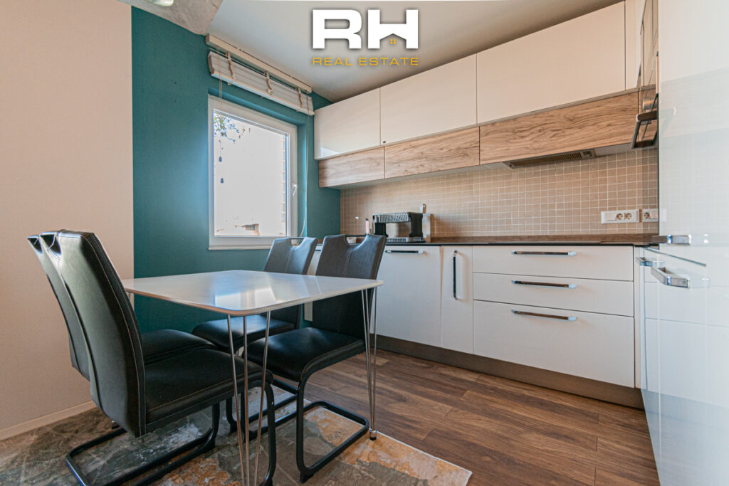 Banesë 90m² me #QIRA në Qendër