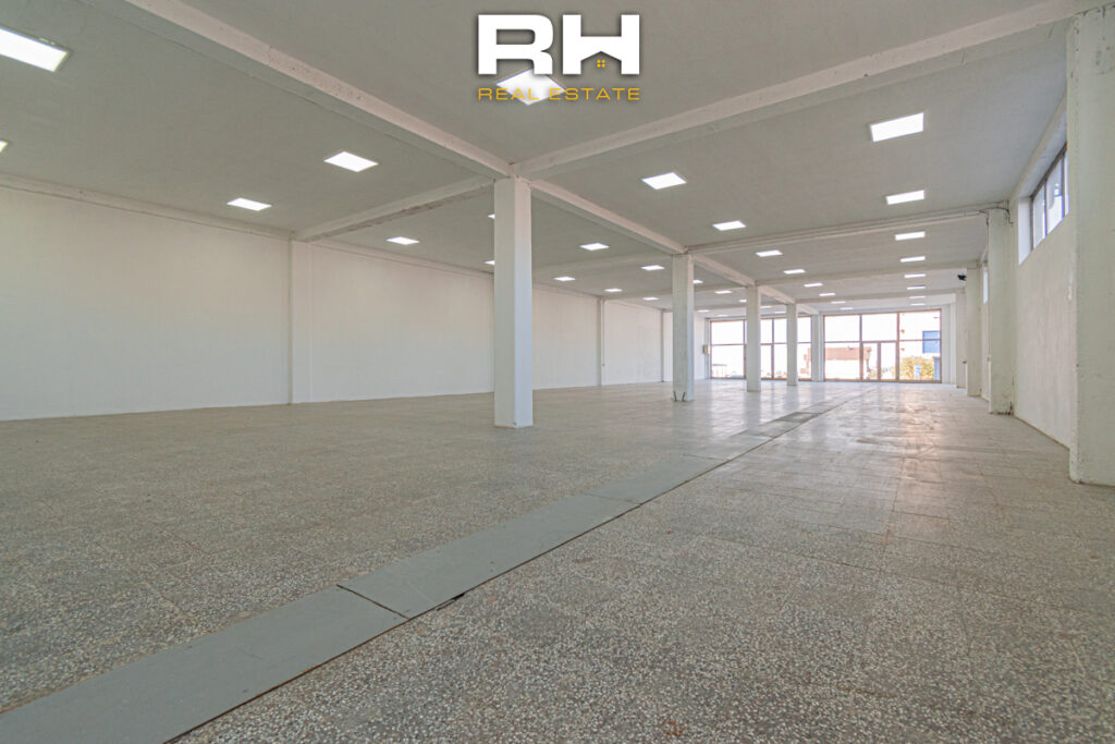 Lokal 1000m² me #QIRA në Veternik