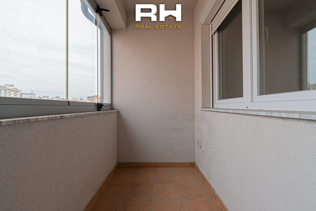 Banesë – Zyre 64m² me #QIRA në Tophane