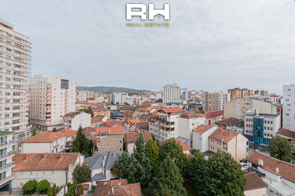 Banesë – Zyre 64m² me #QIRA në Tophane
