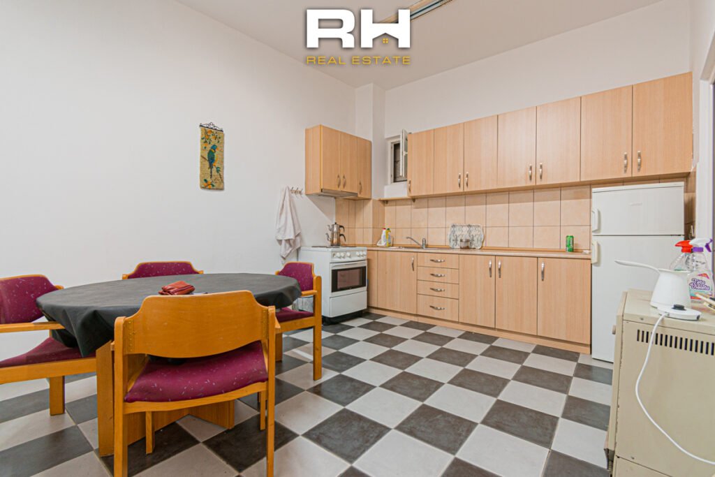 Lokal 150m² me #QIRA në Qendër
