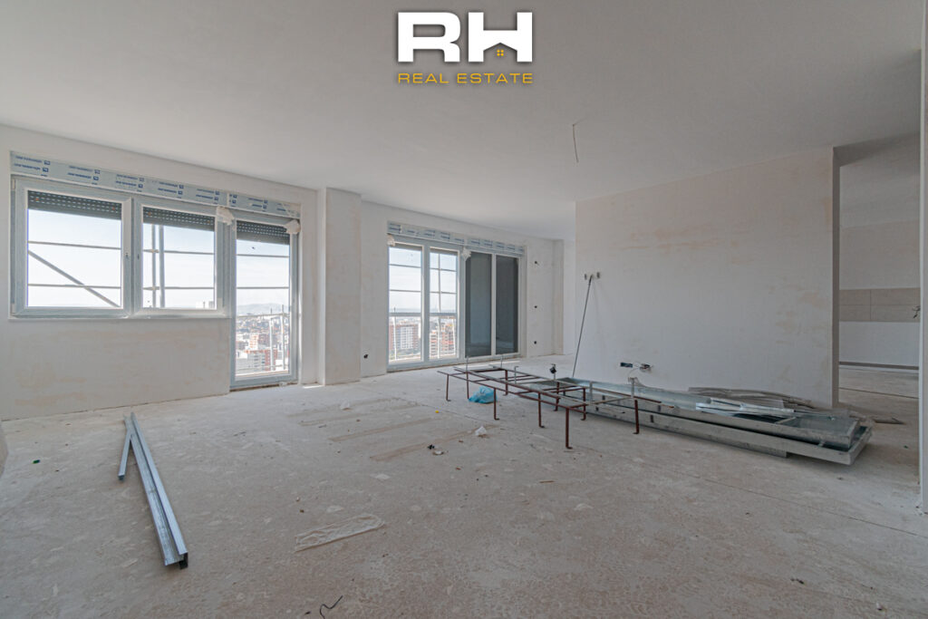 Banesë – Penthouse 321.2m² për SHITJE në Lagjen Kodrina, Mati 1