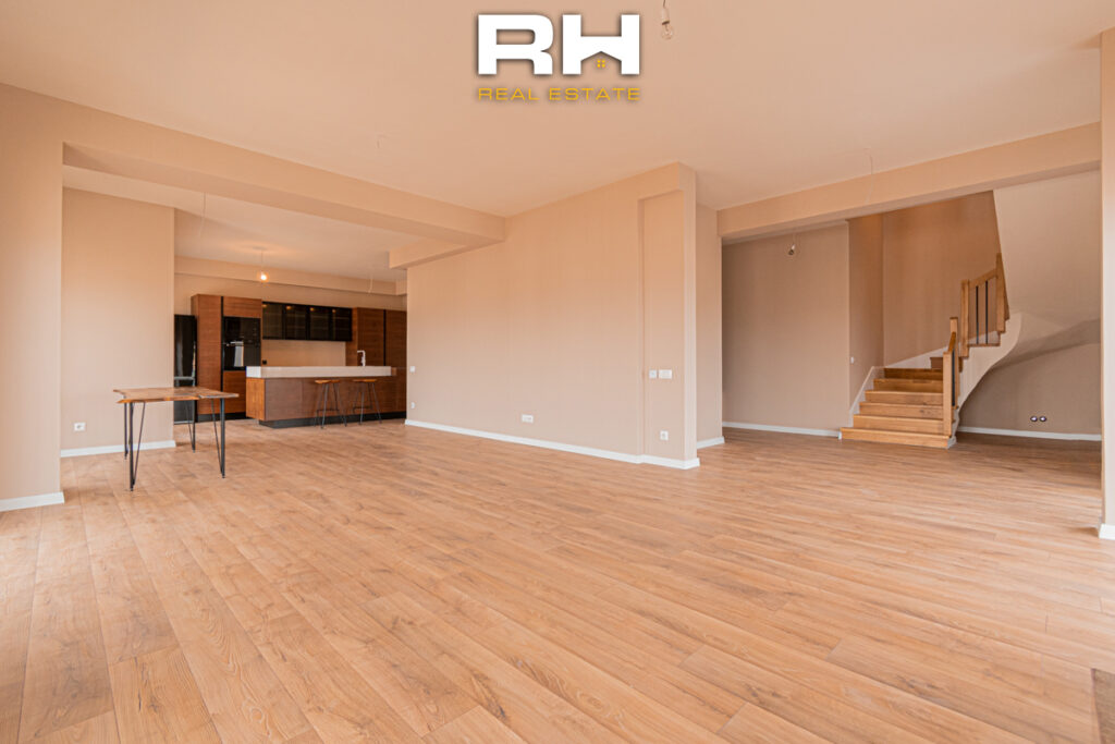Penthouse – Duplex 260m² + 80m² me #QIRA në ‘Prime City’, Veternik