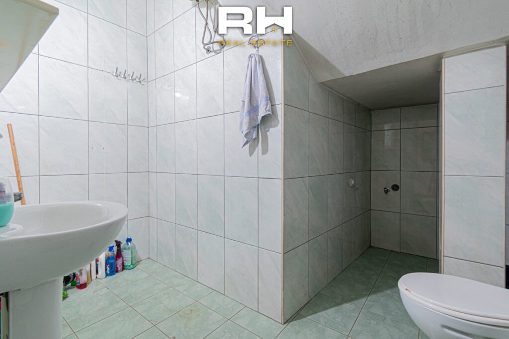 Lokal 150m² me #QIRA në Qendër