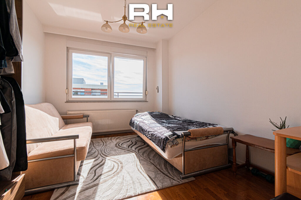 Banesë – Penthouse 102.87m² + 36.23m² në SHITJE në objektin e Nartel Exin, Emshir