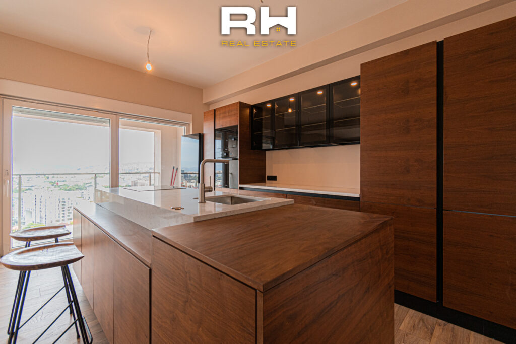 Penthouse – Duplex 260m² + 80m² me #QIRA në ‘Prime City’, Veternik