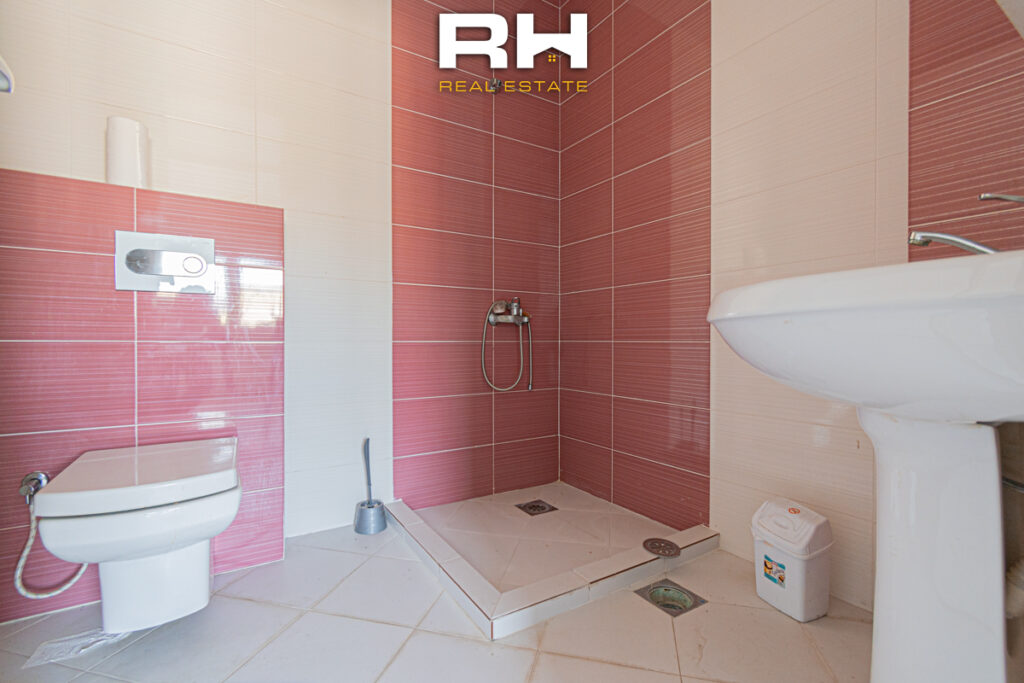 Penthouse 175m² + 88.9m² me #QIRA te Rruga C